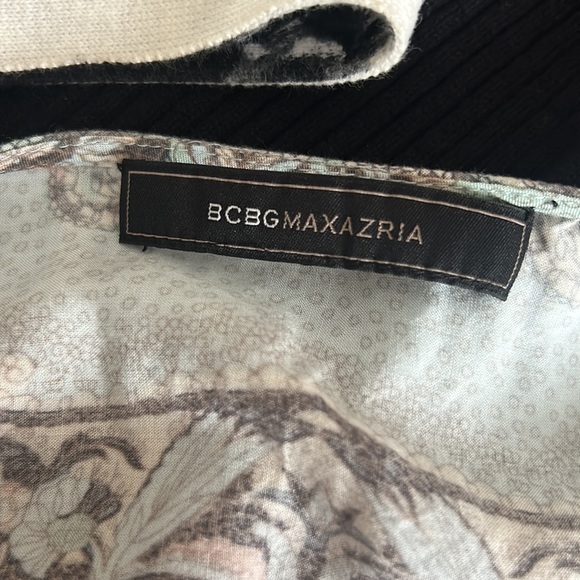 BBCG Open Back Blouse - Large - Picture 5 of 5